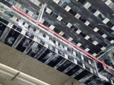 梁、板粘貼碳纖維布